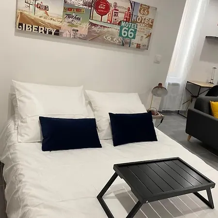 23m2 Moderne Hypercentre - Arenes A 2 Min 尼姆